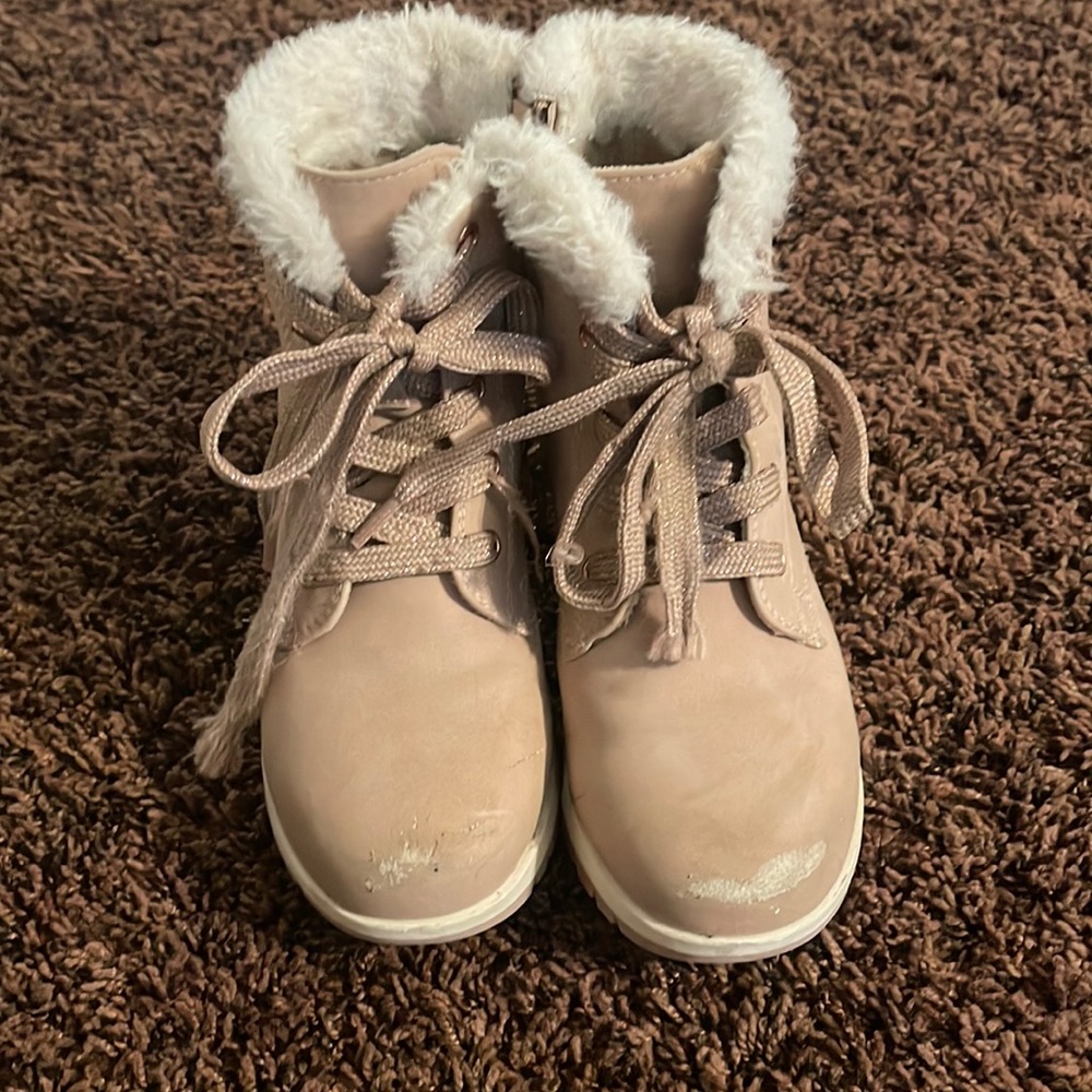Girls boots